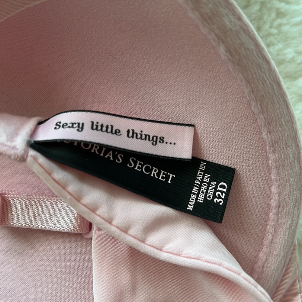 Victoria Secrets womens bra size 32 D - Picture 4 of 5
